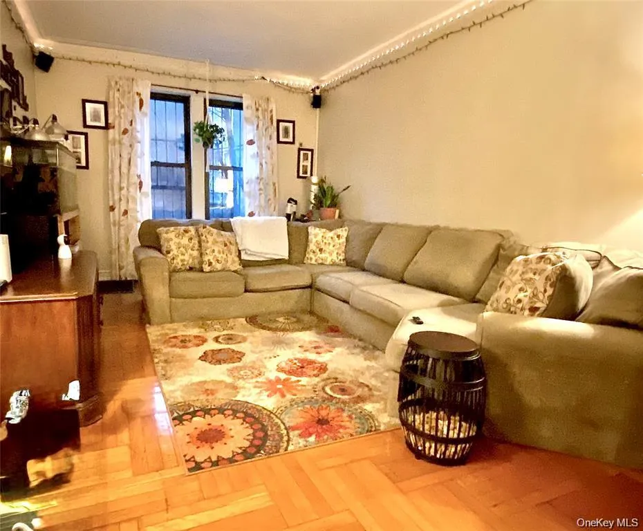 190 E Mosholu Parkway S #1J Bronx, NY 10458
