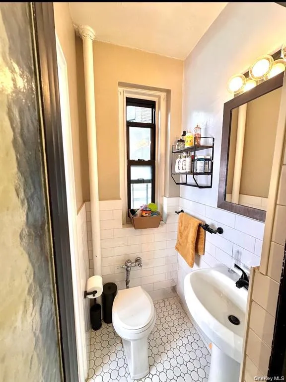 190 E Mosholu Parkway S #1J Bronx, NY 10458