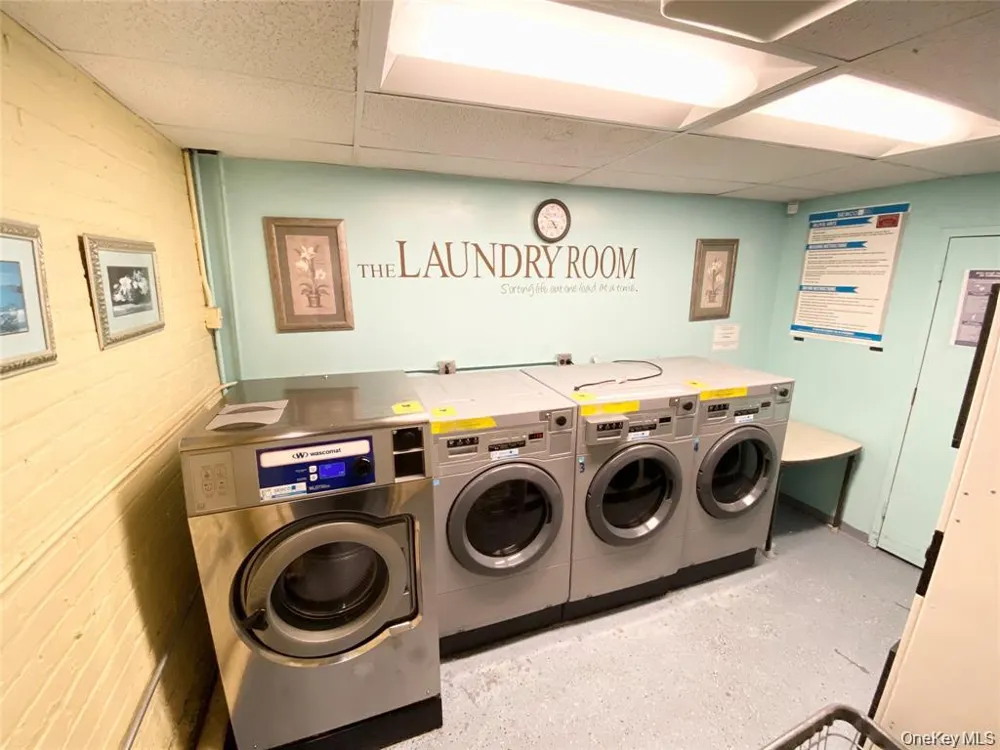 190 E Mosholu Parkway S #1J Bronx, NY 10458