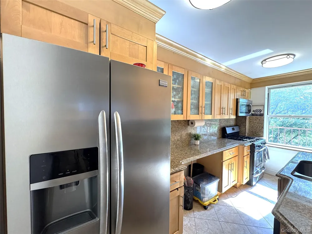 141-02 78th Road #3K Flushing, NY 11367