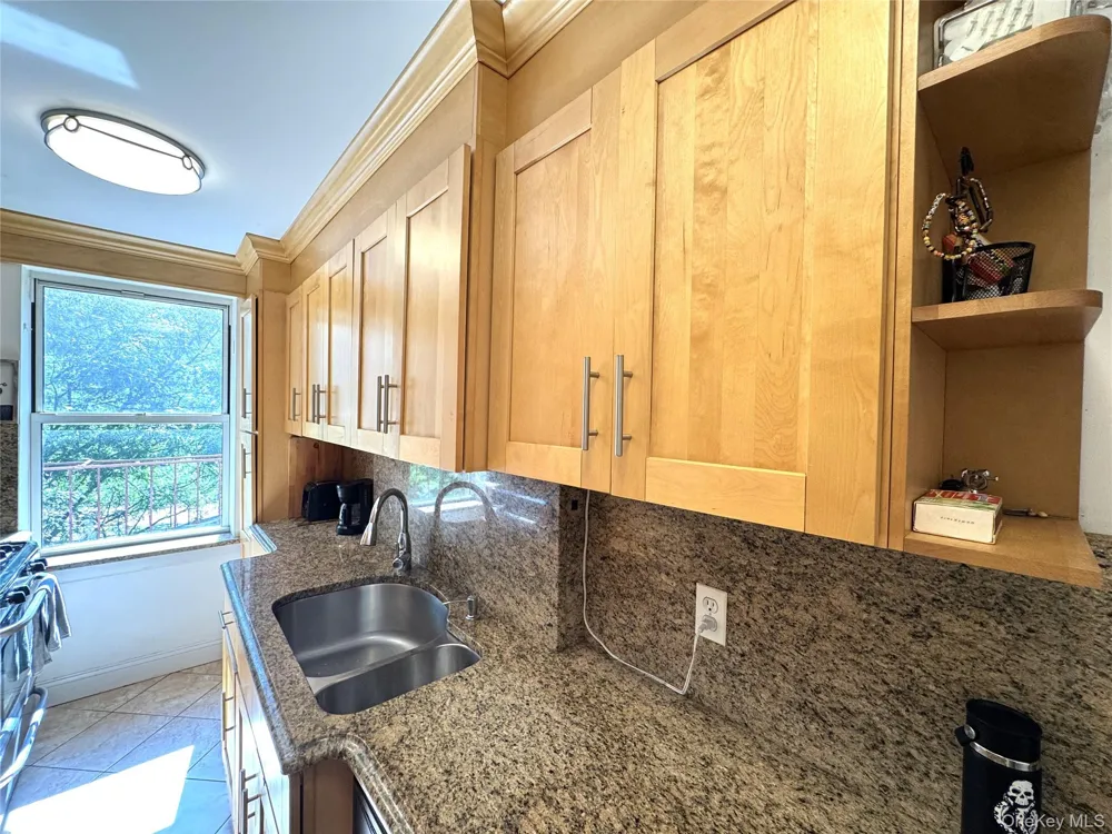 141-02 78th Road #3K Flushing, NY 11367