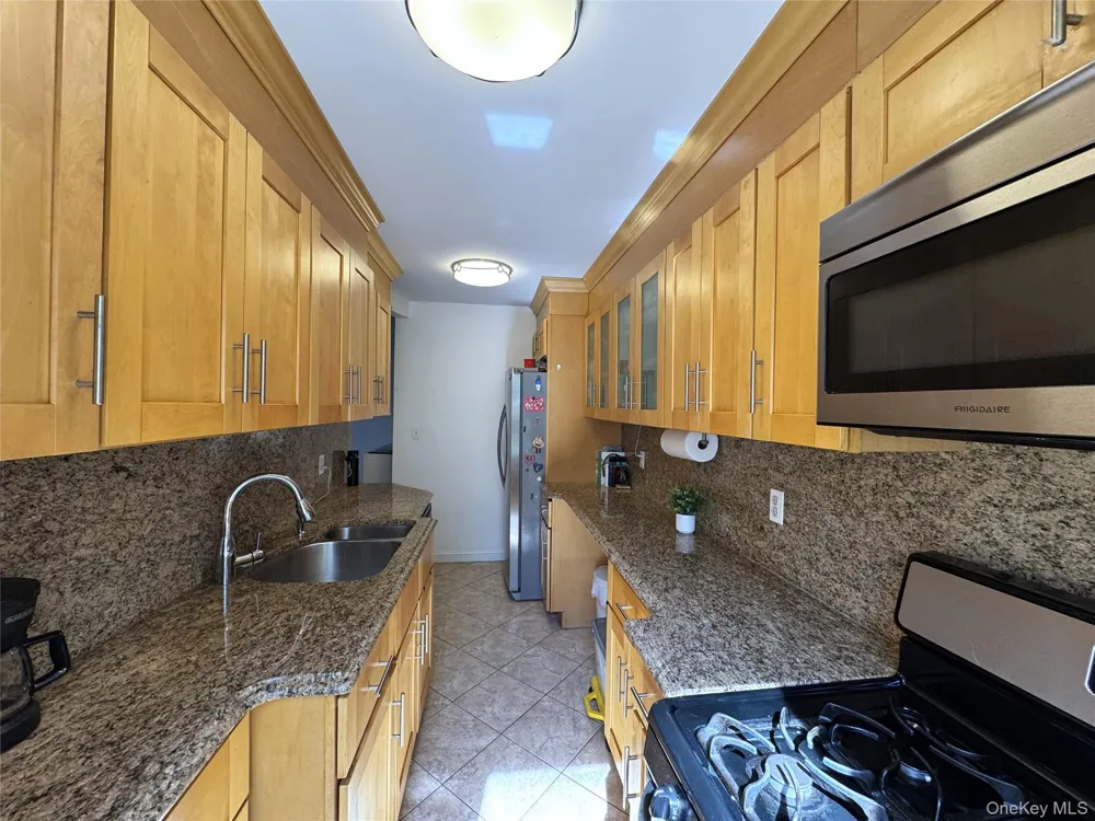 141-02 78th Road #3K Flushing, NY 11367