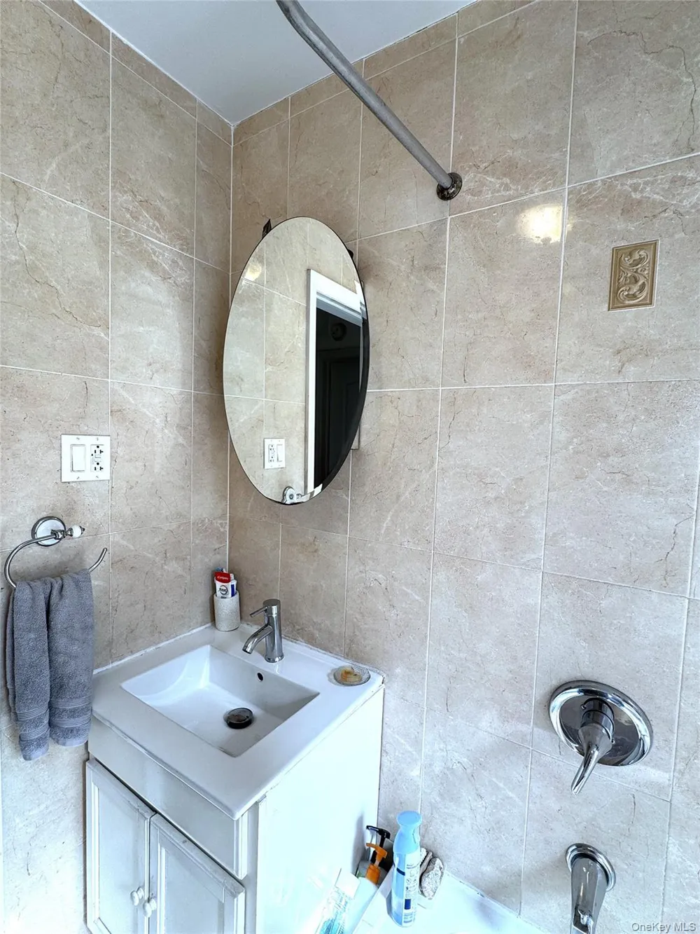 141-02 78th Road #3K Flushing, NY 11367