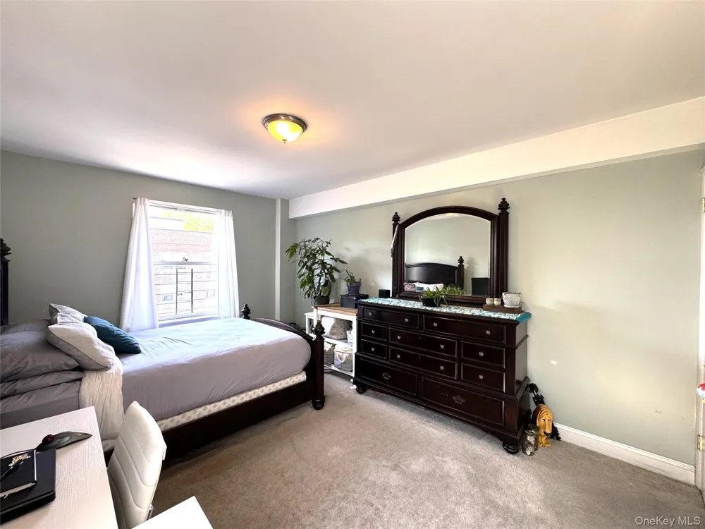 141-02 78th Road #3K Flushing, NY 11367