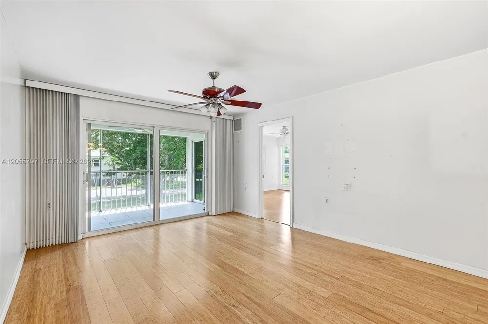 1105 Bahama Bnd #F2 Coconut Creek, FL 33066