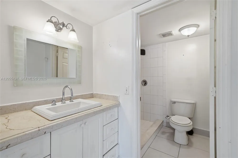 1105 Bahama Bnd #F2 Coconut Creek, FL 33066