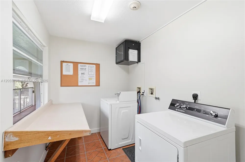 1105 Bahama Bnd #F2 Coconut Creek, FL 33066