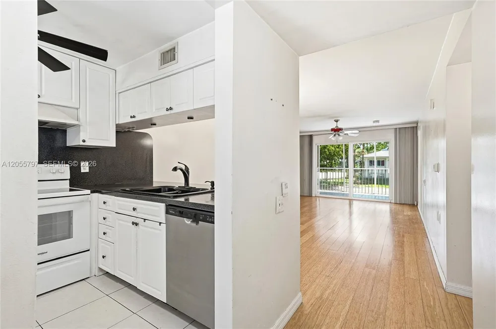 1105 Bahama Bnd #F2 Coconut Creek, FL 33066