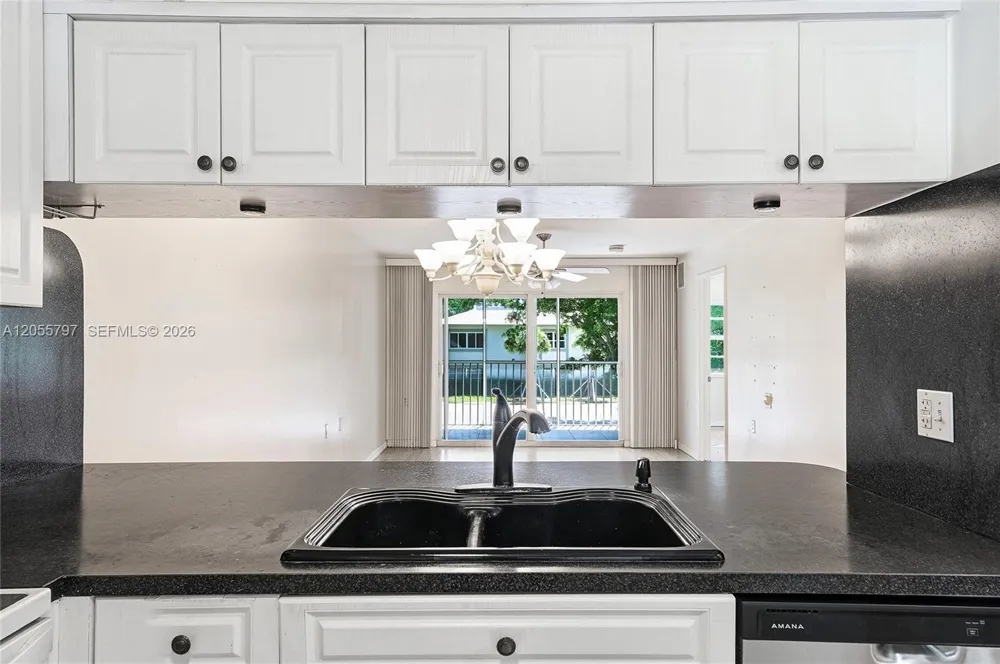1105 Bahama Bnd #F2 Coconut Creek, FL 33066