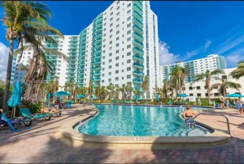 3901 S Ocean Dr #2Z