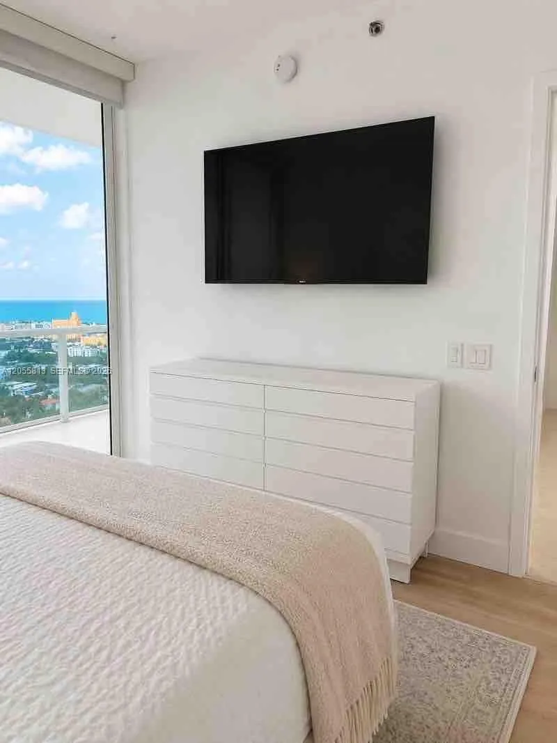 450 Alton Rd #2610 Miami Beach, FL 33139