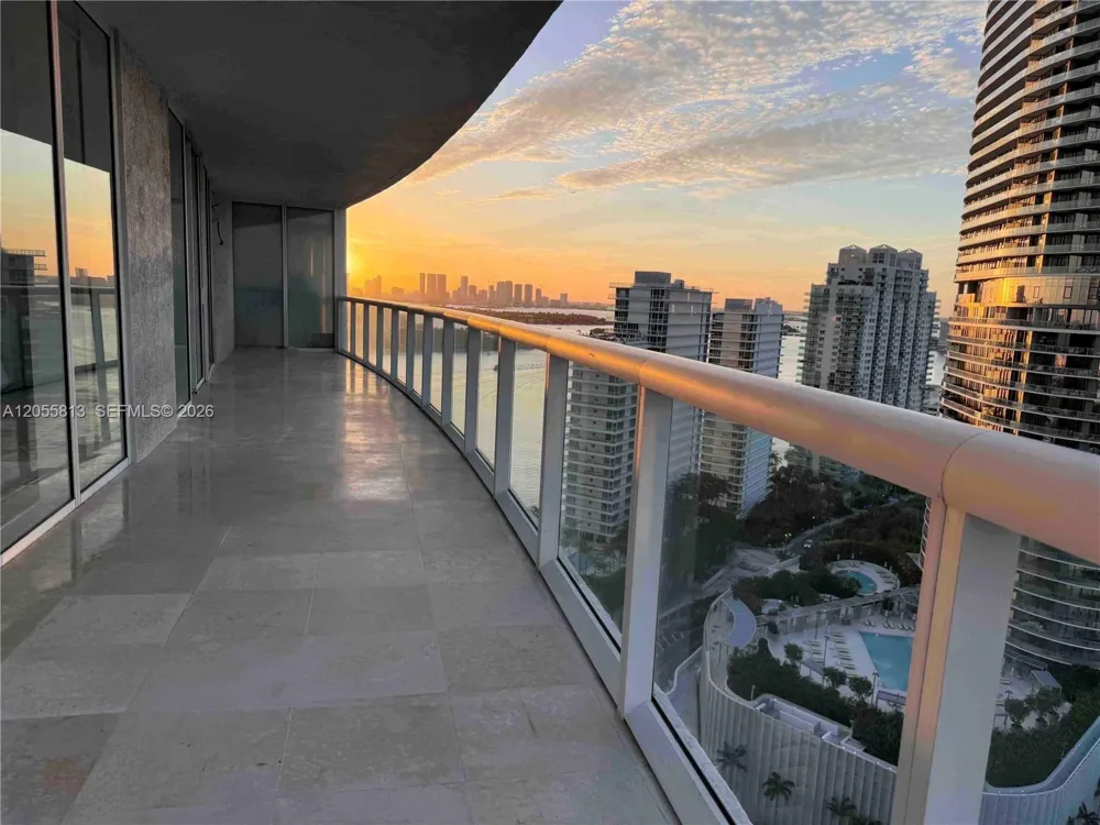 450 Alton Rd #2610 Miami Beach, FL 33139