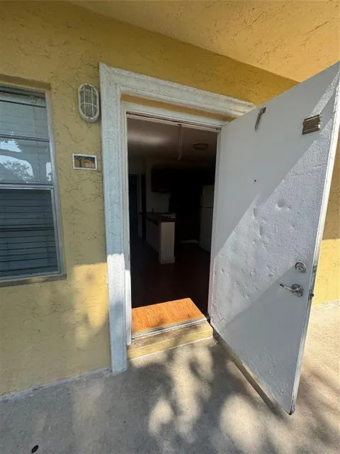 5192 NE 6TH AVENUE #805