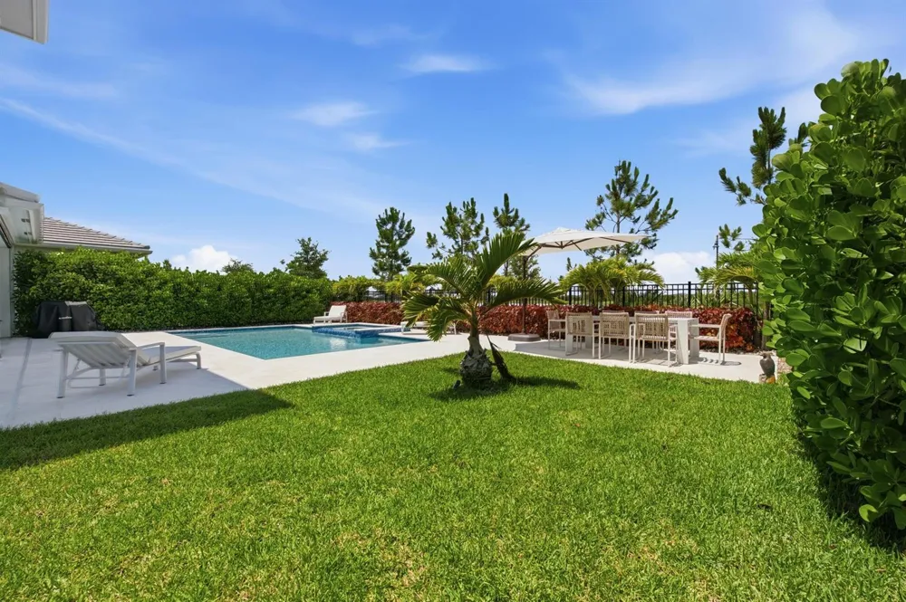 19564 Broad Shore Walk Loxahatchee, FL 33470