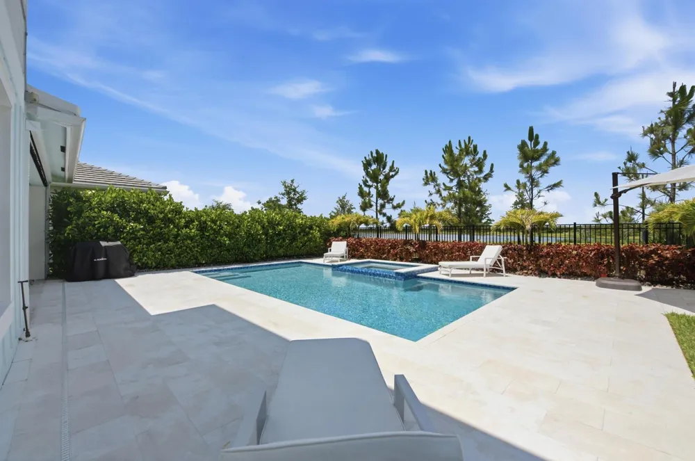 19564 Broad Shore Walk Loxahatchee, FL 33470