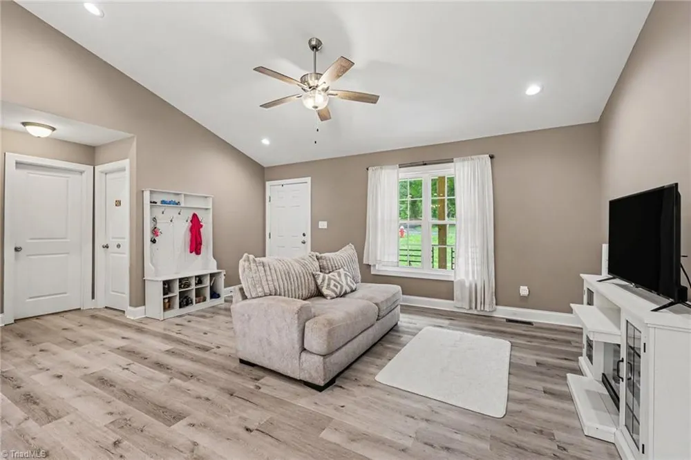 344 Springs Grove Lane Thomasville, NC 27360