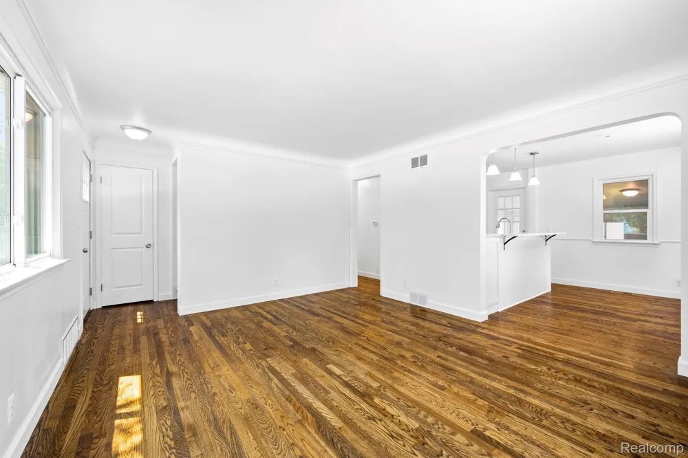 4166 Grayton Drive Waterford Charter Township, MI 48328