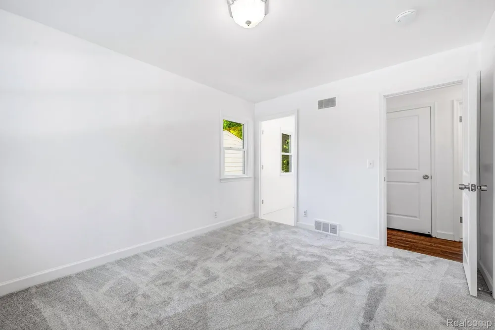4166 Grayton Drive Waterford Charter Township, MI 48328