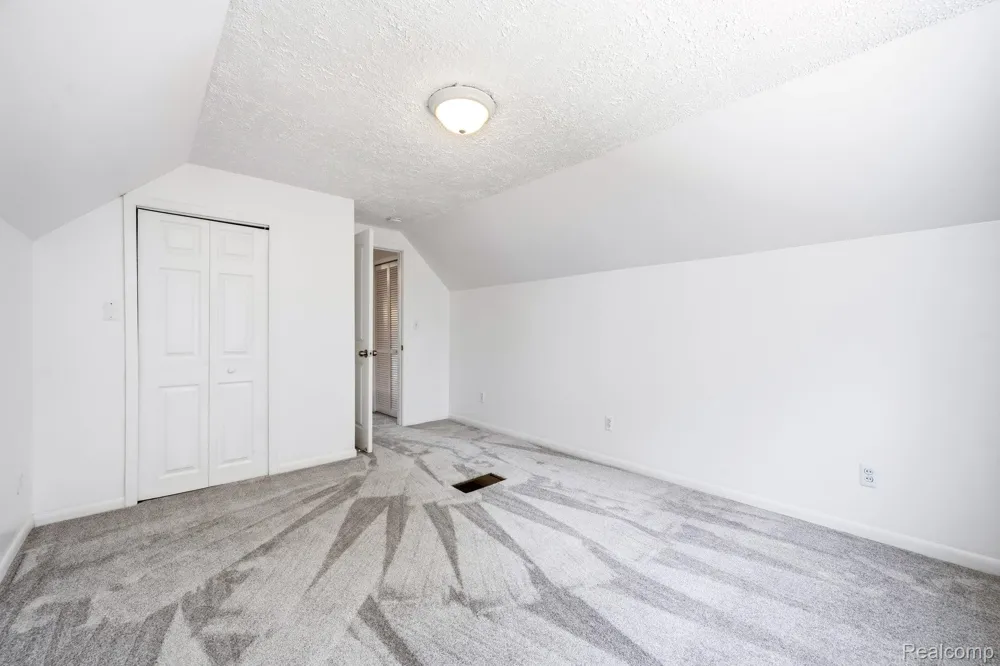 4166 Grayton Drive Waterford Charter Township, MI 48328