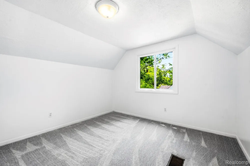 4166 Grayton Drive Waterford Charter Township, MI 48328