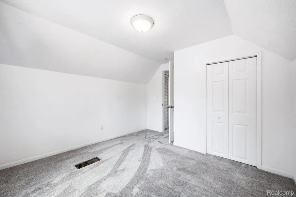 4166 Grayton Drive Waterford Charter Township, MI 48328