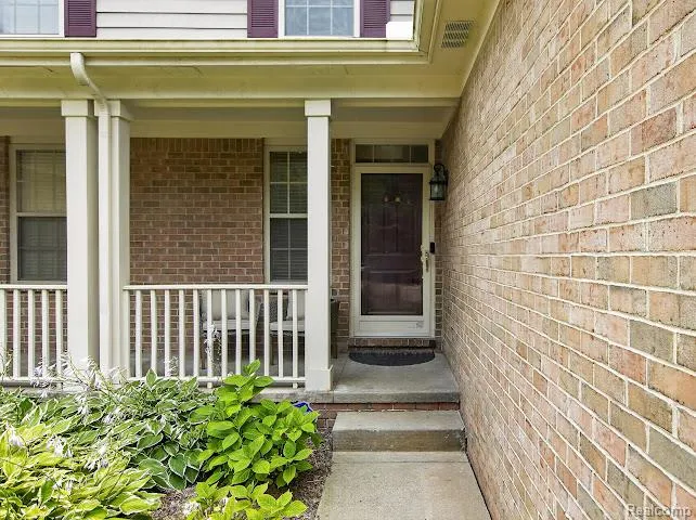 32969 Brookside Circle #18 Livonia City, MI 48152