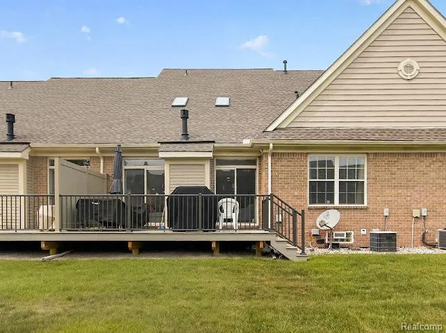 32969 Brookside Circle #18 Livonia City, MI 48152