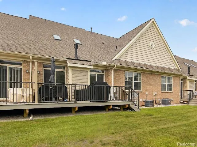 32969 Brookside Circle #18 Livonia City, MI 48152