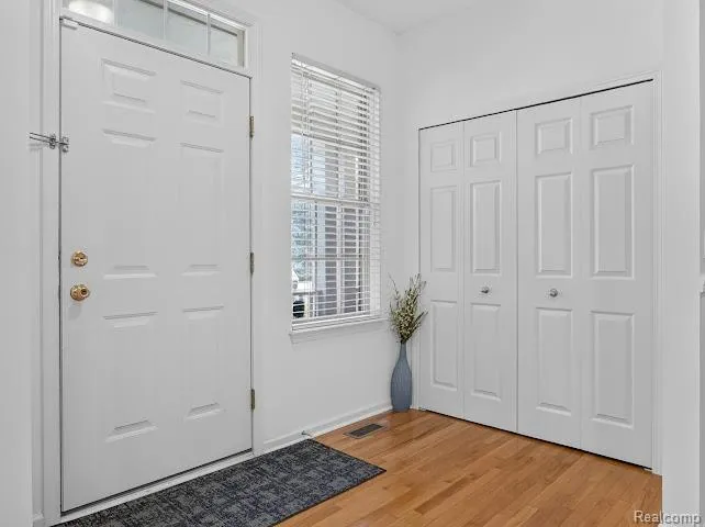 32969 Brookside Circle #18 Livonia City, MI 48152