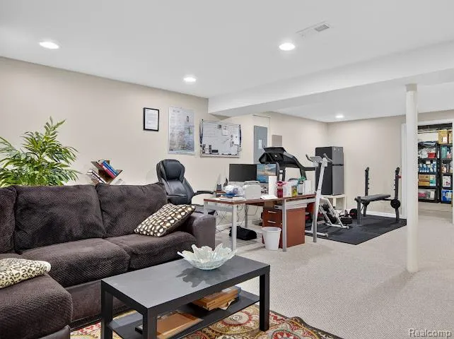 32969 Brookside Circle #18 Livonia City, MI 48152