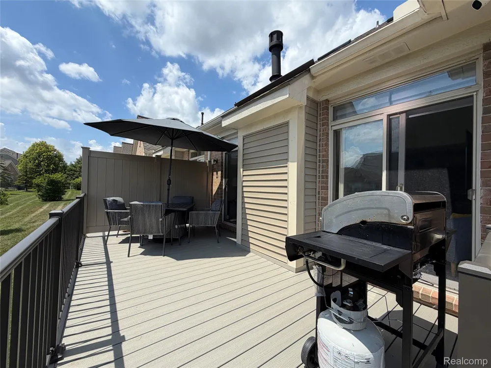 32969 Brookside Circle #18 Livonia City, MI 48152