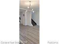 27 Henry Clay Pontiac City, MI 48341