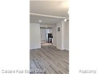 27 Henry Clay Pontiac City, MI 48341
