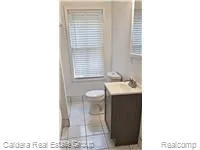 27 Henry Clay Pontiac City, MI 48341