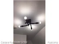 27 Henry Clay Pontiac City, MI 48341