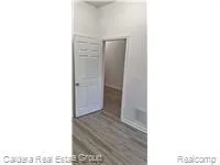 27 Henry Clay Pontiac City, MI 48341