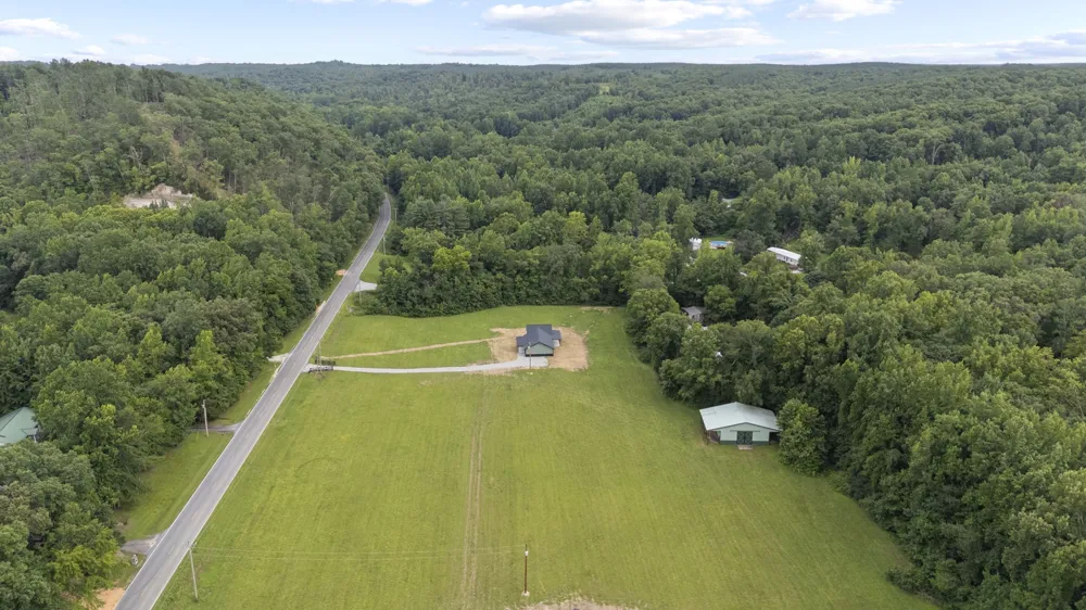 2639 Lick Creek Road Linden, TN 37096