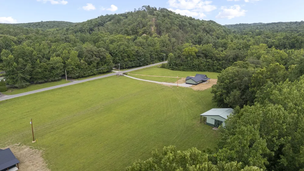 2639 Lick Creek Road Linden, TN 37096