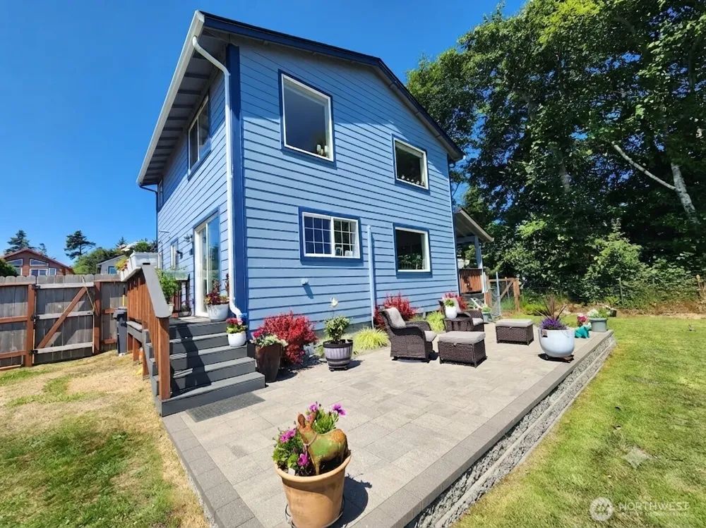 370 Olympic View Avenue NE Ocean Shores, WA 98569