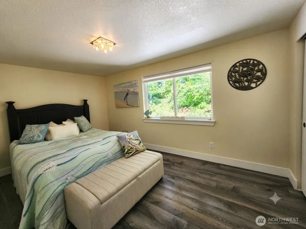 370 Olympic View Avenue NE Ocean Shores, WA 98569