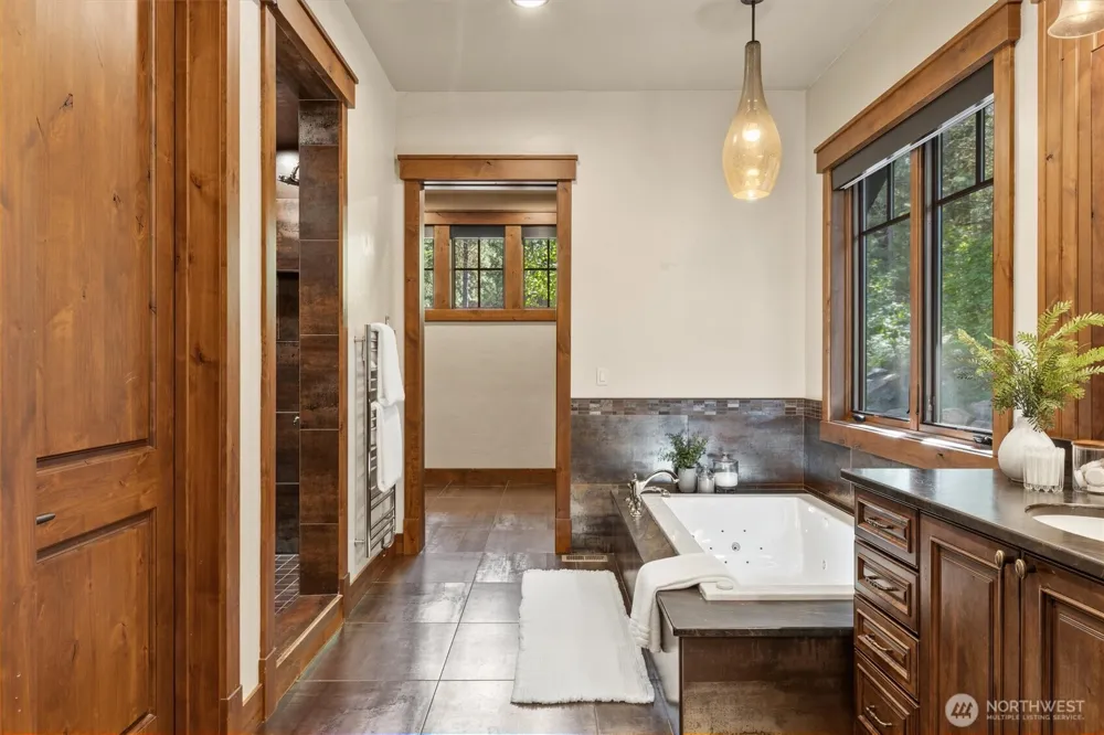 1060 Ruby King Loop Cle Elum, WA 98922