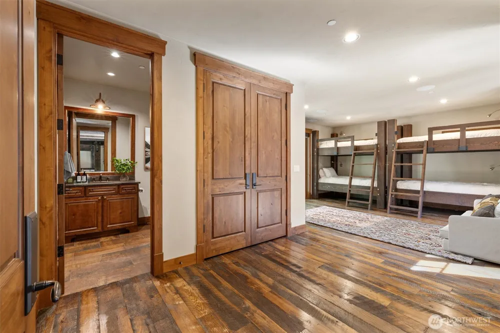 1060 Ruby King Loop Cle Elum, WA 98922