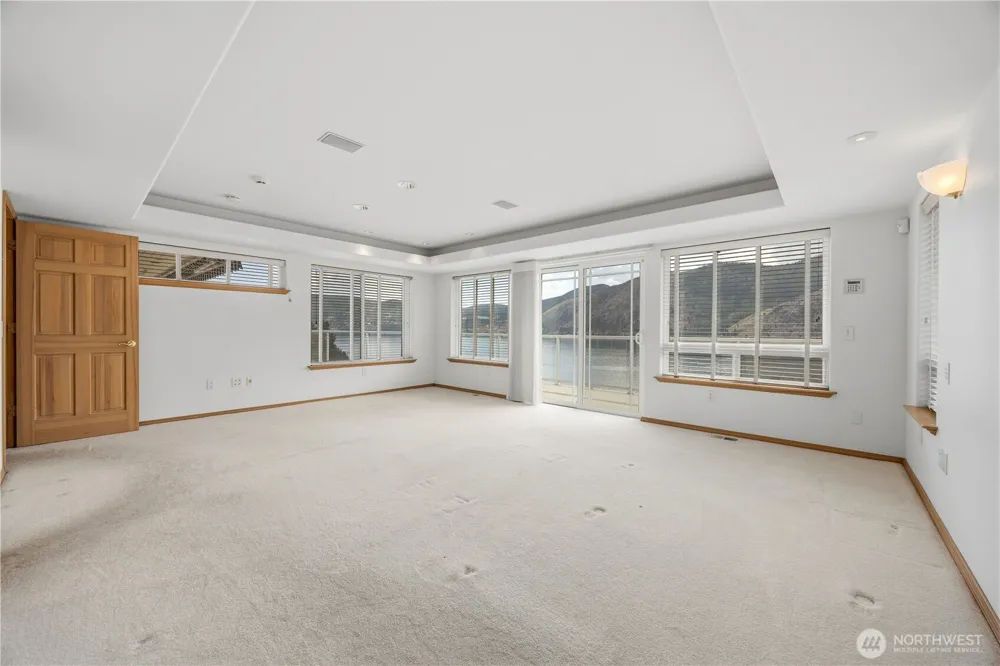 3035 Lakeshore Drive Manson, WA 98831