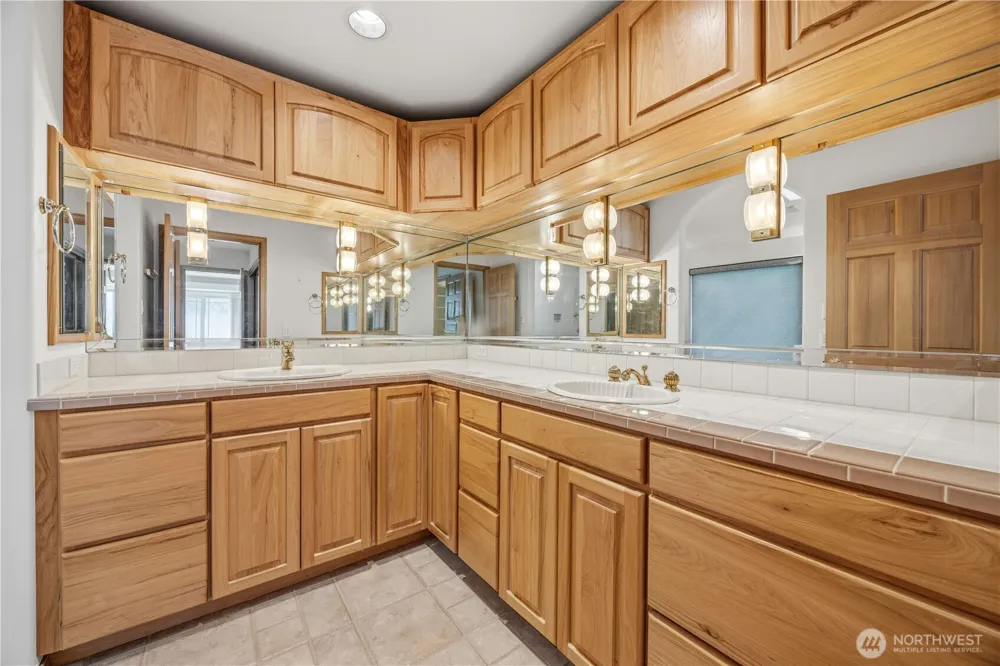 3035 Lakeshore Drive Manson, WA 98831