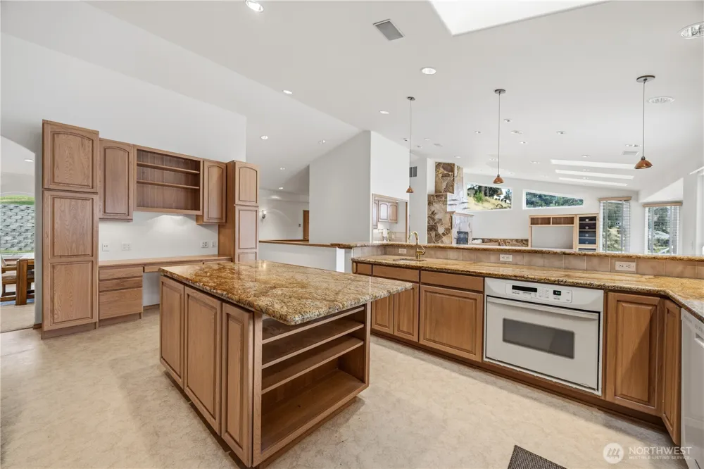 3035 Lakeshore Drive Manson, WA 98831
