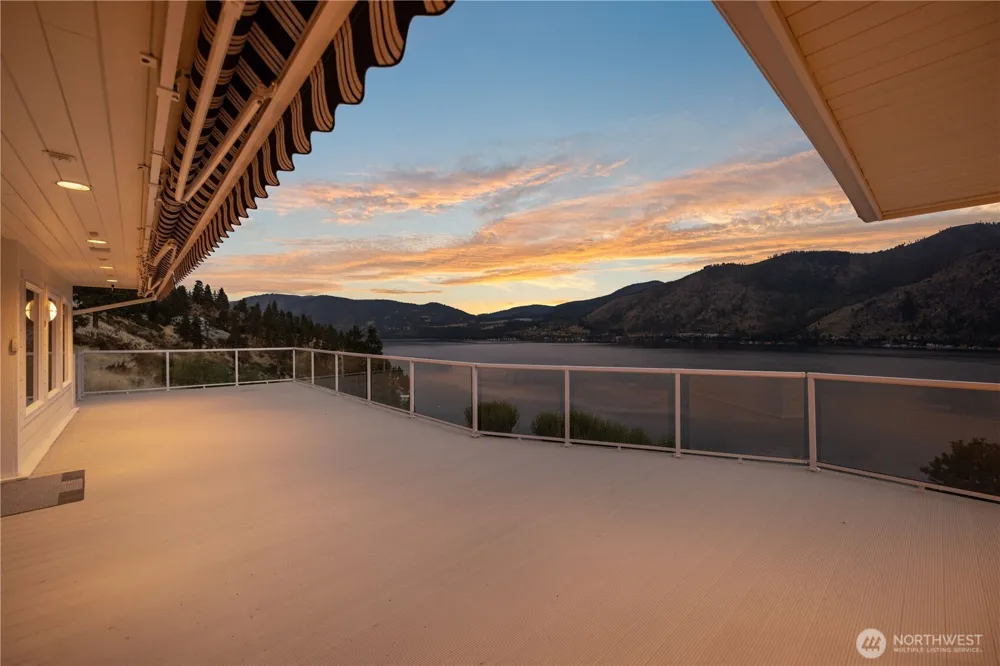 3035 Lakeshore Drive Manson, WA 98831