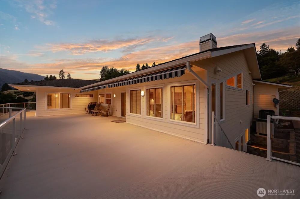 3035 Lakeshore Drive Manson, WA 98831