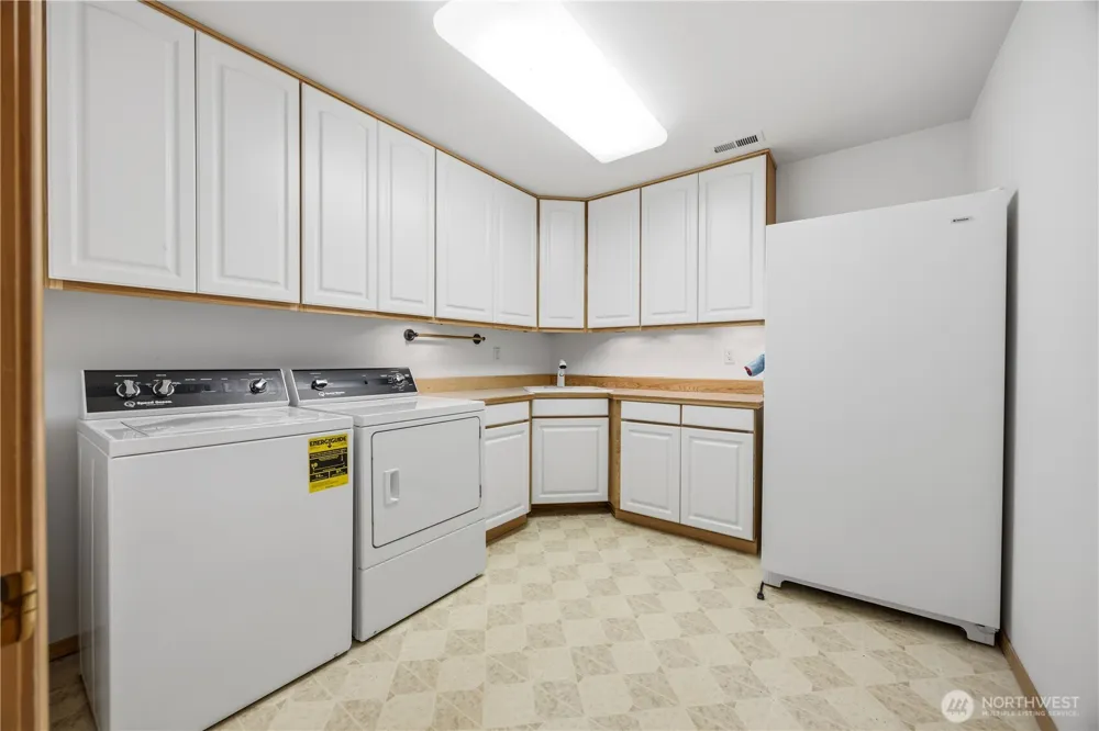3035 Lakeshore Drive Manson, WA 98831