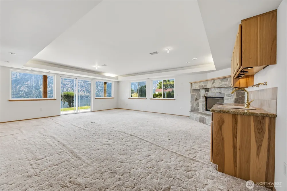 3035 Lakeshore Drive Manson, WA 98831