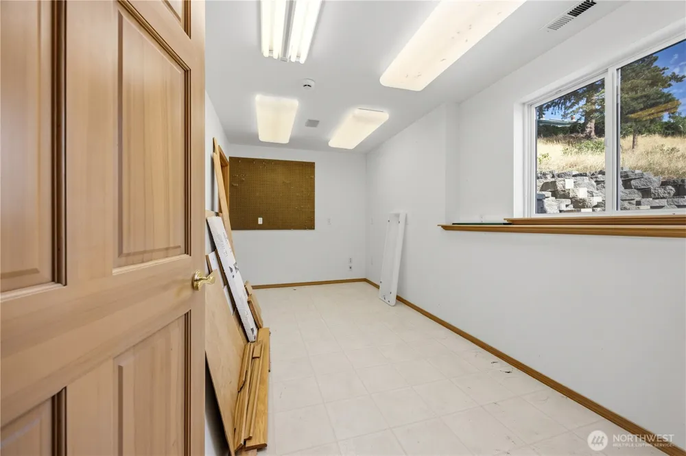 3035 Lakeshore Drive Manson, WA 98831